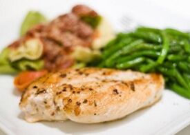 Poitrine de poulet rôtie au menu pour ceux qui veulent réduire le cholestérol et perdre du poids